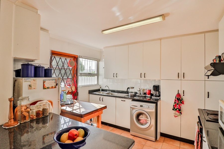 4 Bedroom Property for Sale in De Kelders Western Cape